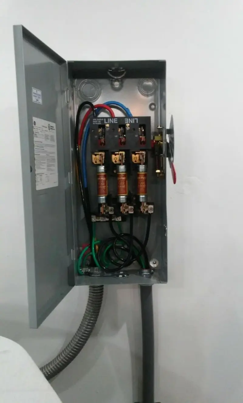 Three-phase disconnect switch installed for Electrical Wiring & Rewiring in Rancho San Diego